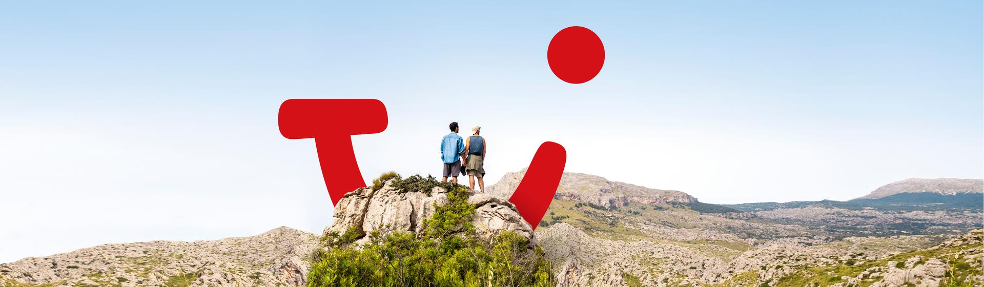 TVS_TUI_LIVE_HAPPY_Mountain_Amazed_Couple_0093_EXT