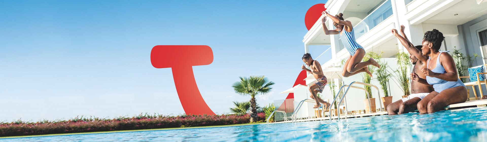 TVS_TUI_BLUE_PRINCESS_SWIM_UP_1901_EXT_SMILE